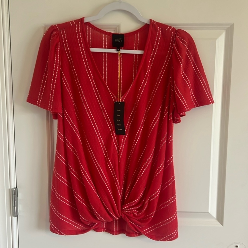 NWT W5 Size Medium V-Neck Red & White T-shirt Twist Front